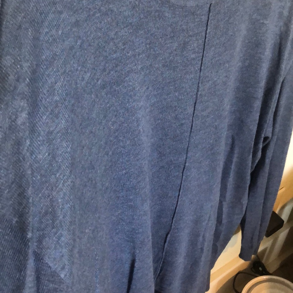 Blue light sweater - Picture 4 of 5